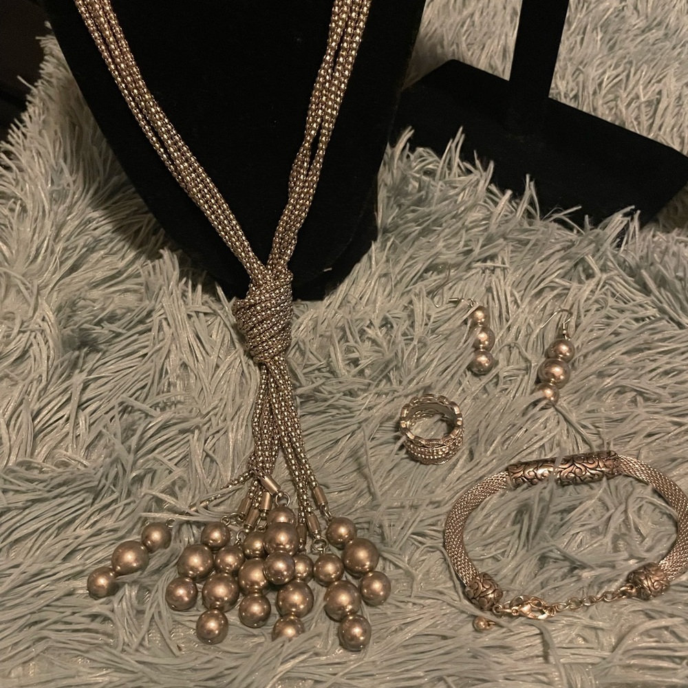 Elegant Silver Jewelry Set
